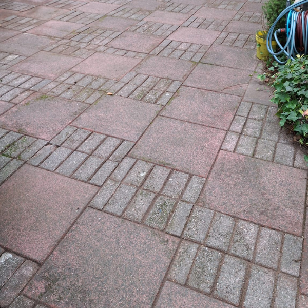 keramische tegels buiten schoonmaken