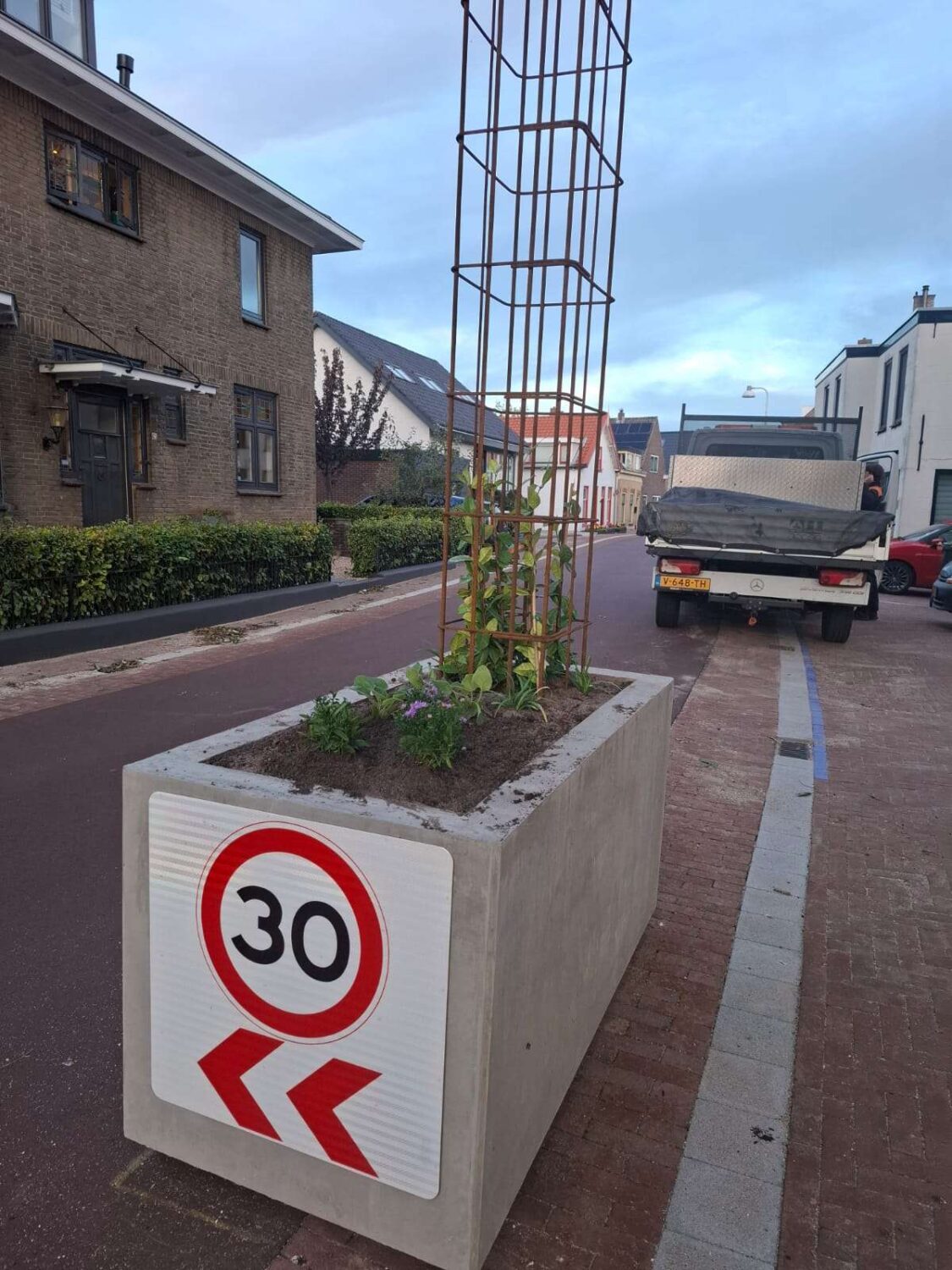 WhatsApp Image 2025-09-25 at 09.03.40