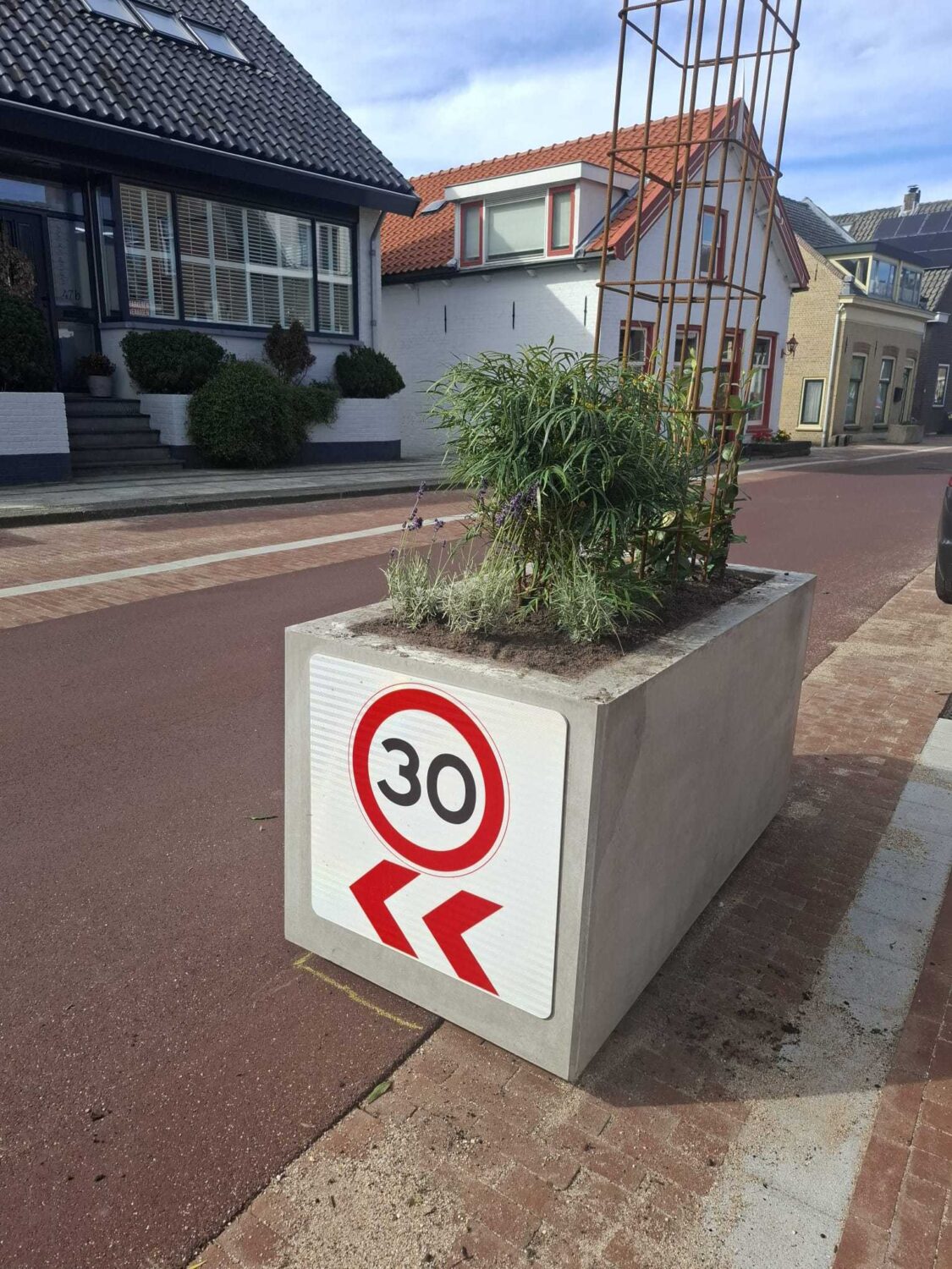 WhatsApp Image 2025-09-25 at 09.04.03